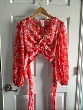 Red Floral Knot-Front Long Sleeve Crop Top